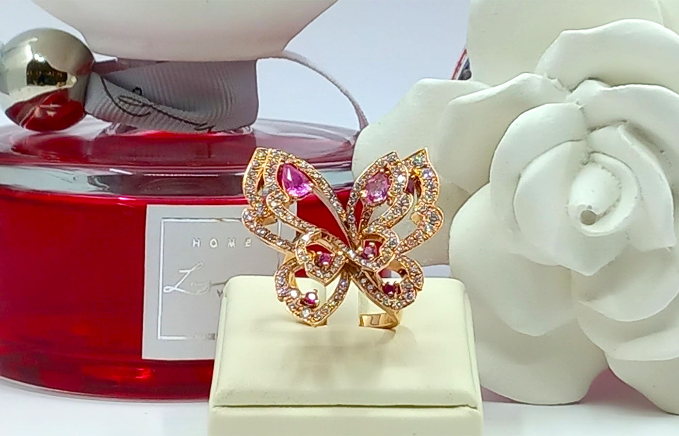 Anello in oro rosa diamanti rubini e zaffiri