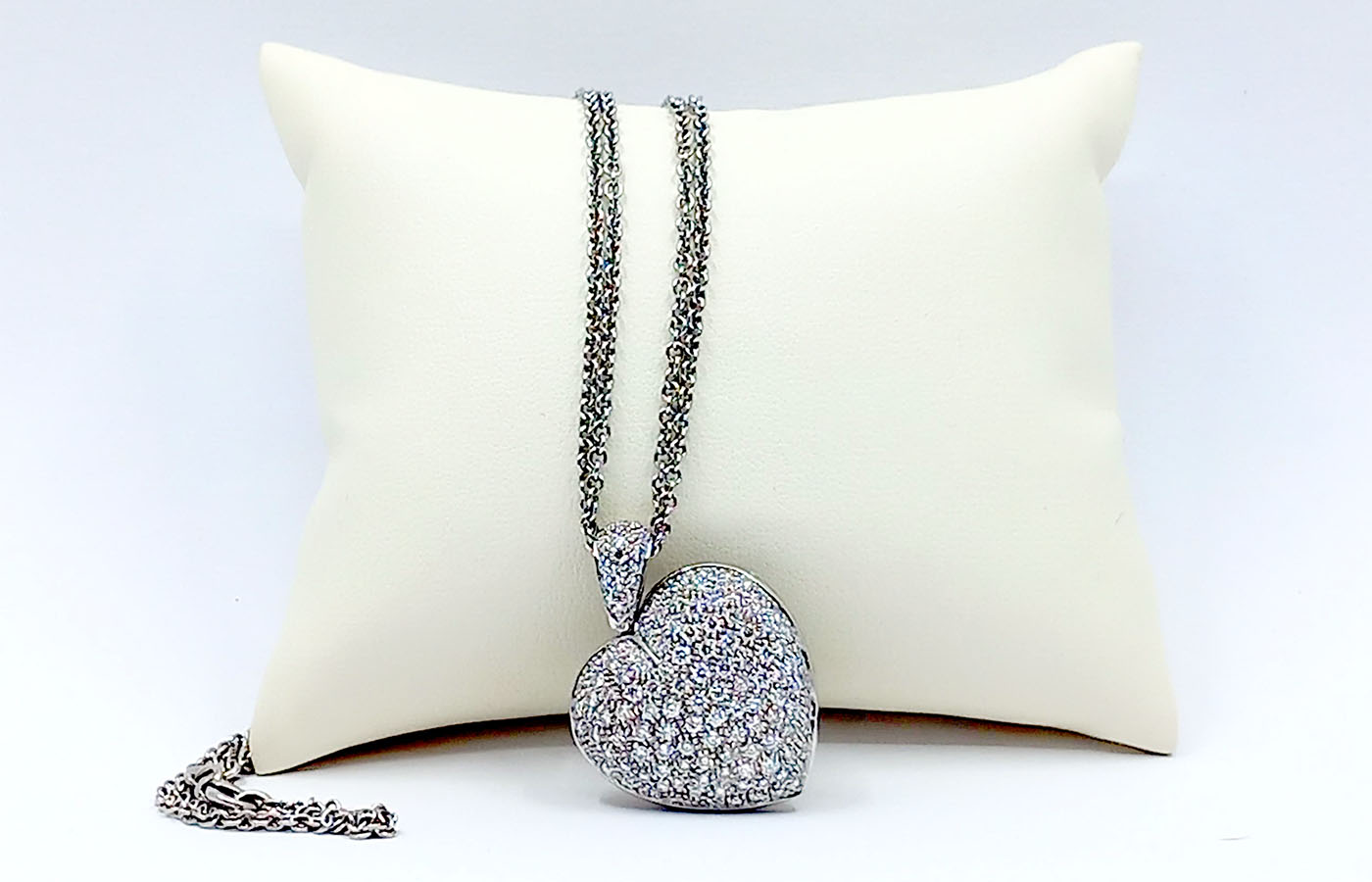 Collana con ciondolo a forma di cuore