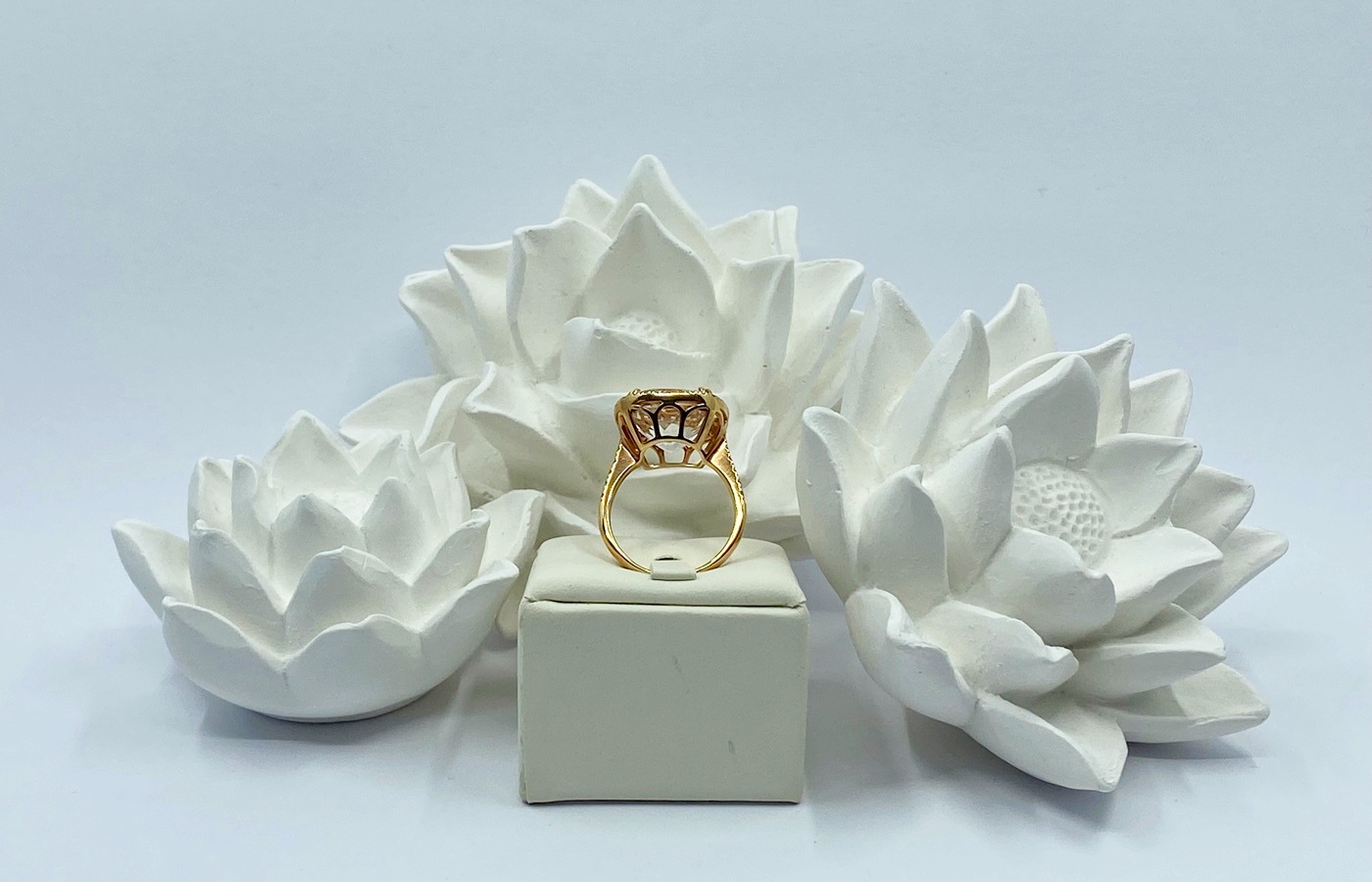 Anello in oro rosa, brillanti e cristallo di rocca