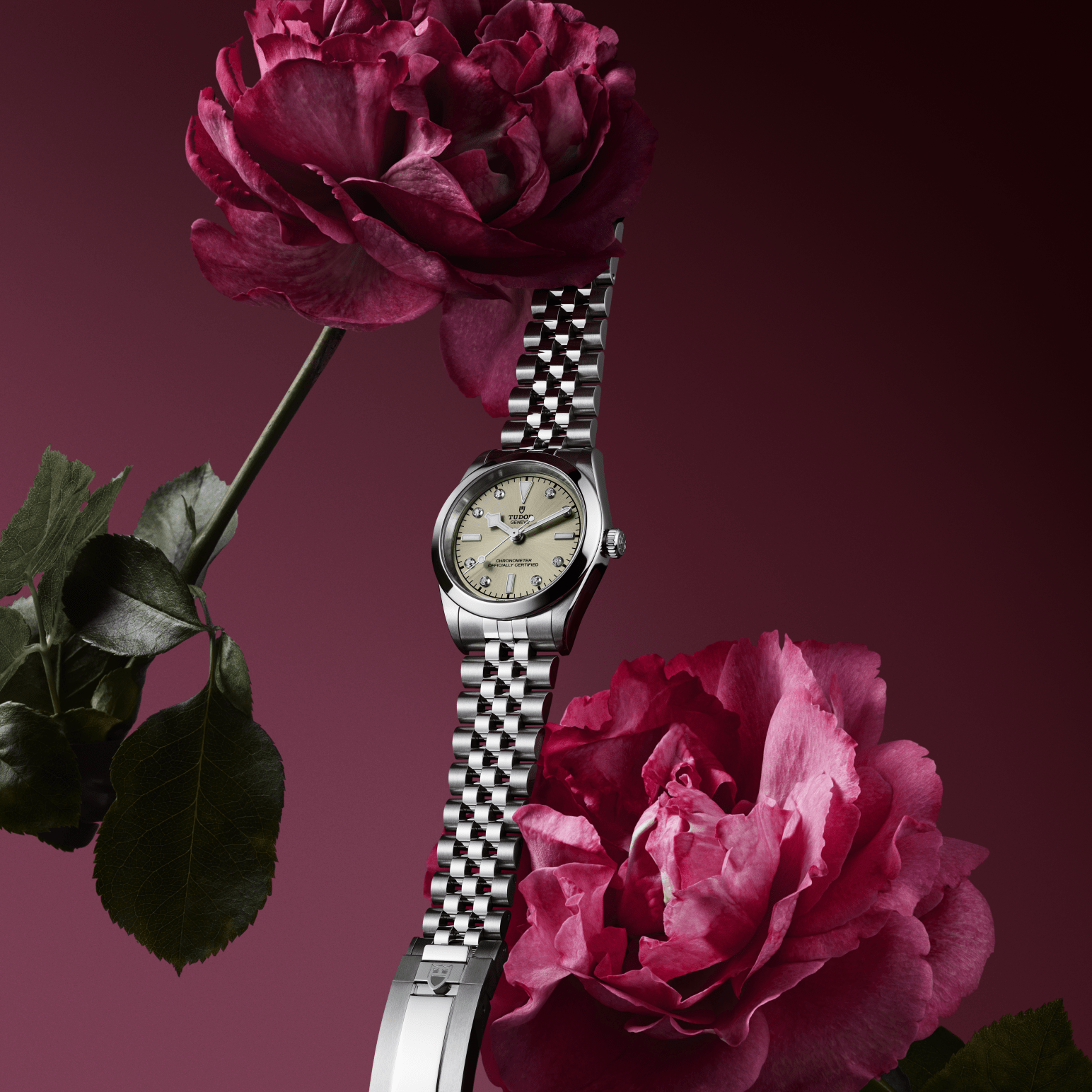 Celebra un amore creato per sfidare il tempo questo San Valentino con Tudorwatch Black Bay One 31